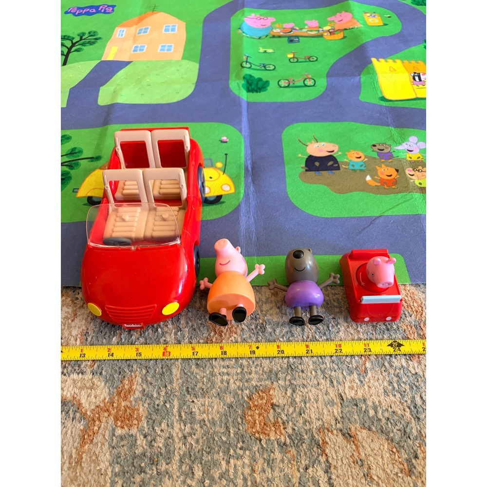 Peppa Pig Felt Play Mat with Car and Figures Kids Toy Set - Picture 4 of 9